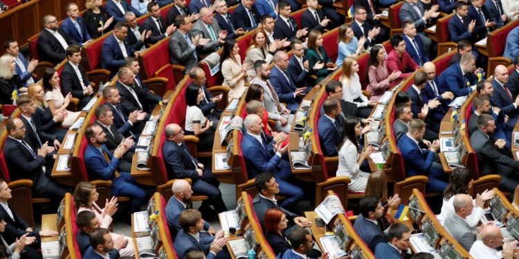 30 серпня 2019 року на офіційному сайті Верховної Ради було зареєстровано понад сорок законопроектів та проектів постанов